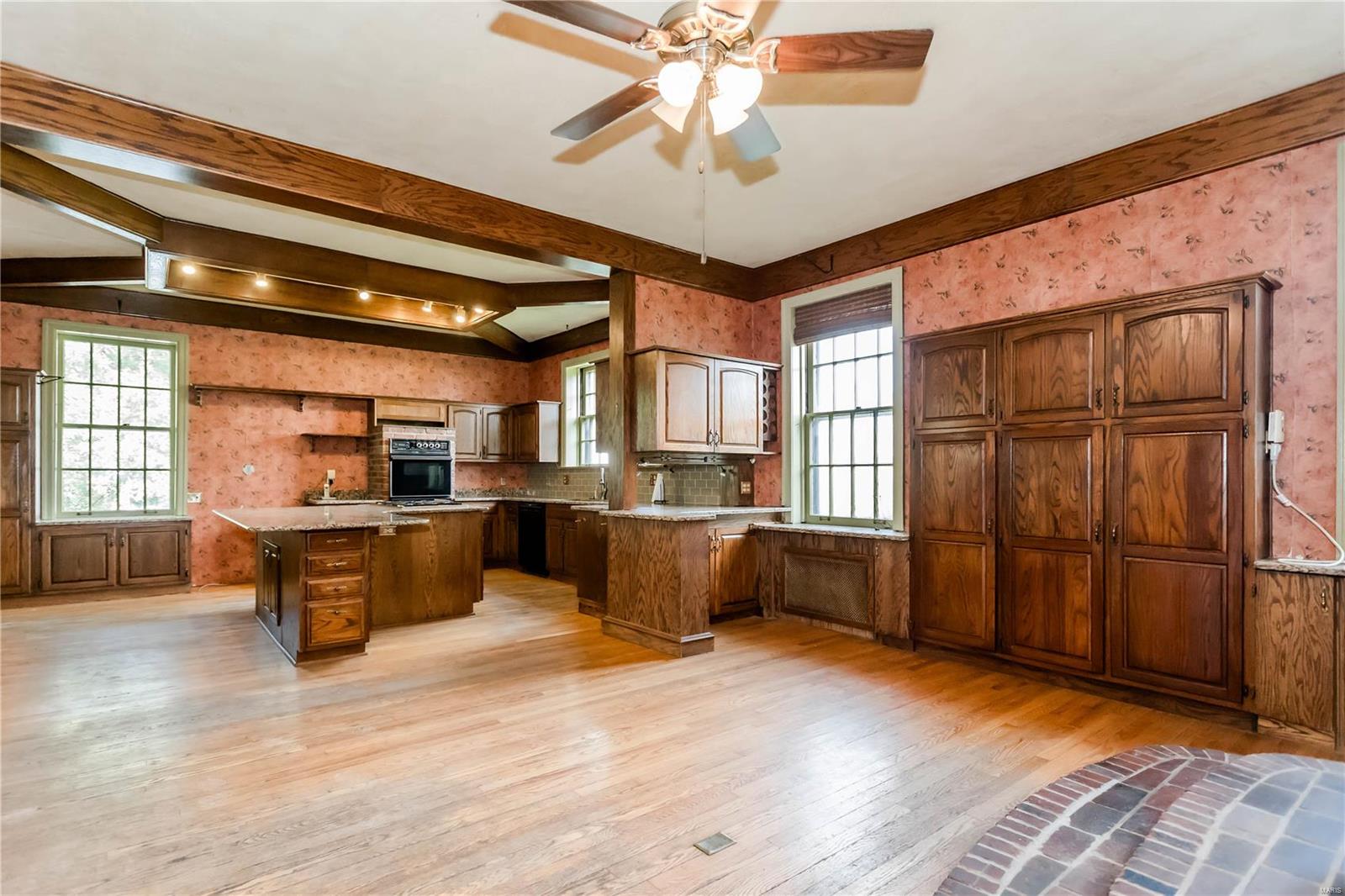 111 N Walnut Street Property Photo 43