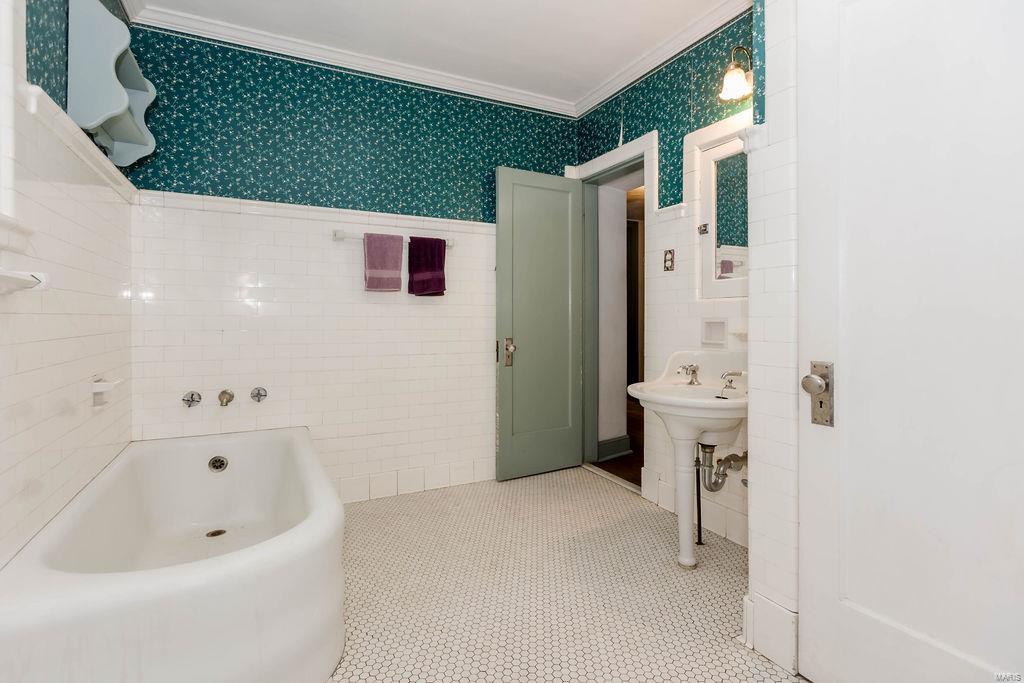 111 N Walnut Street Property Photo 57