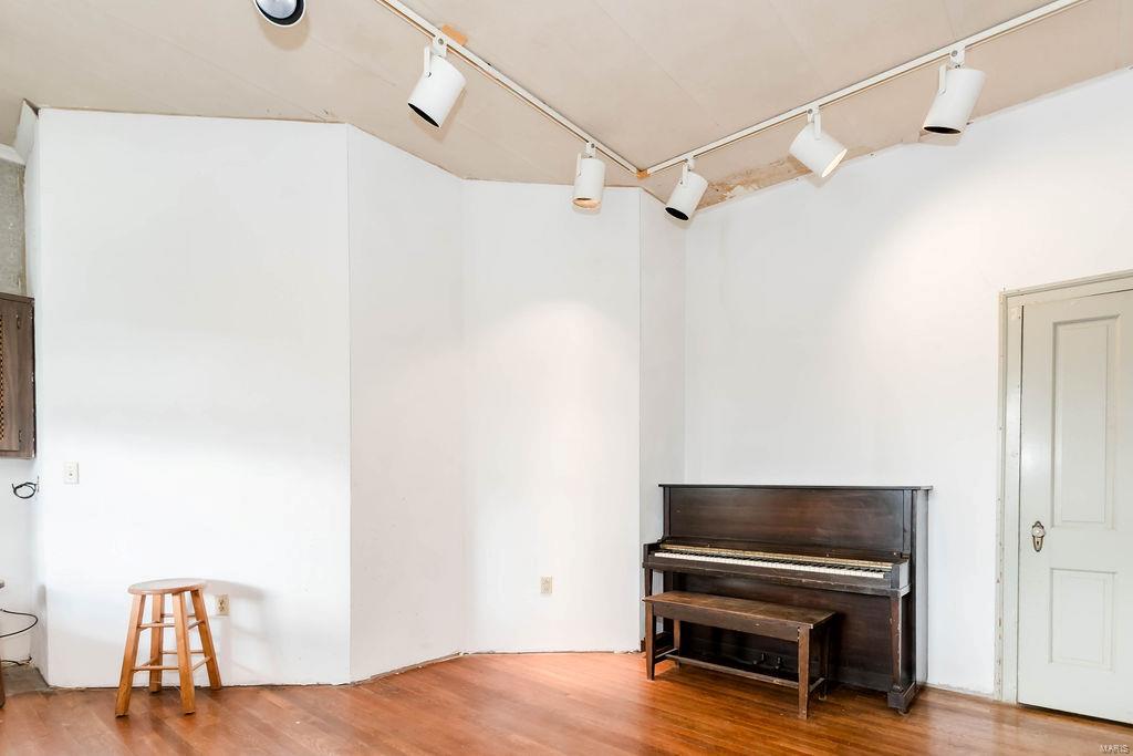 111 N Walnut Street Property Photo 61