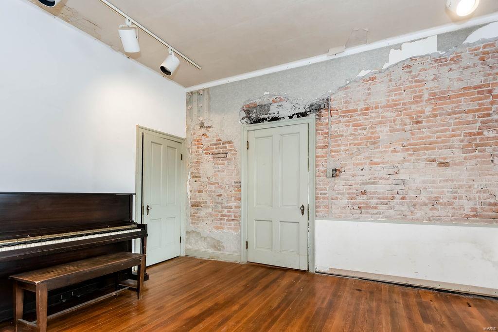 111 N Walnut Street Property Photo 62