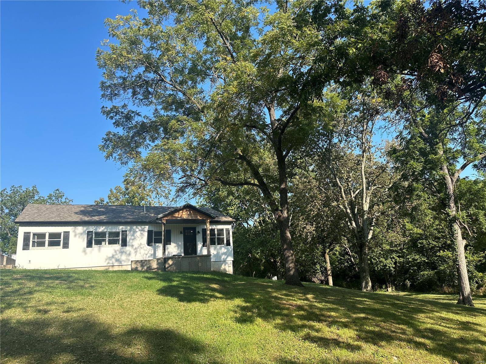 17260 Carver Drive Property Photo 2