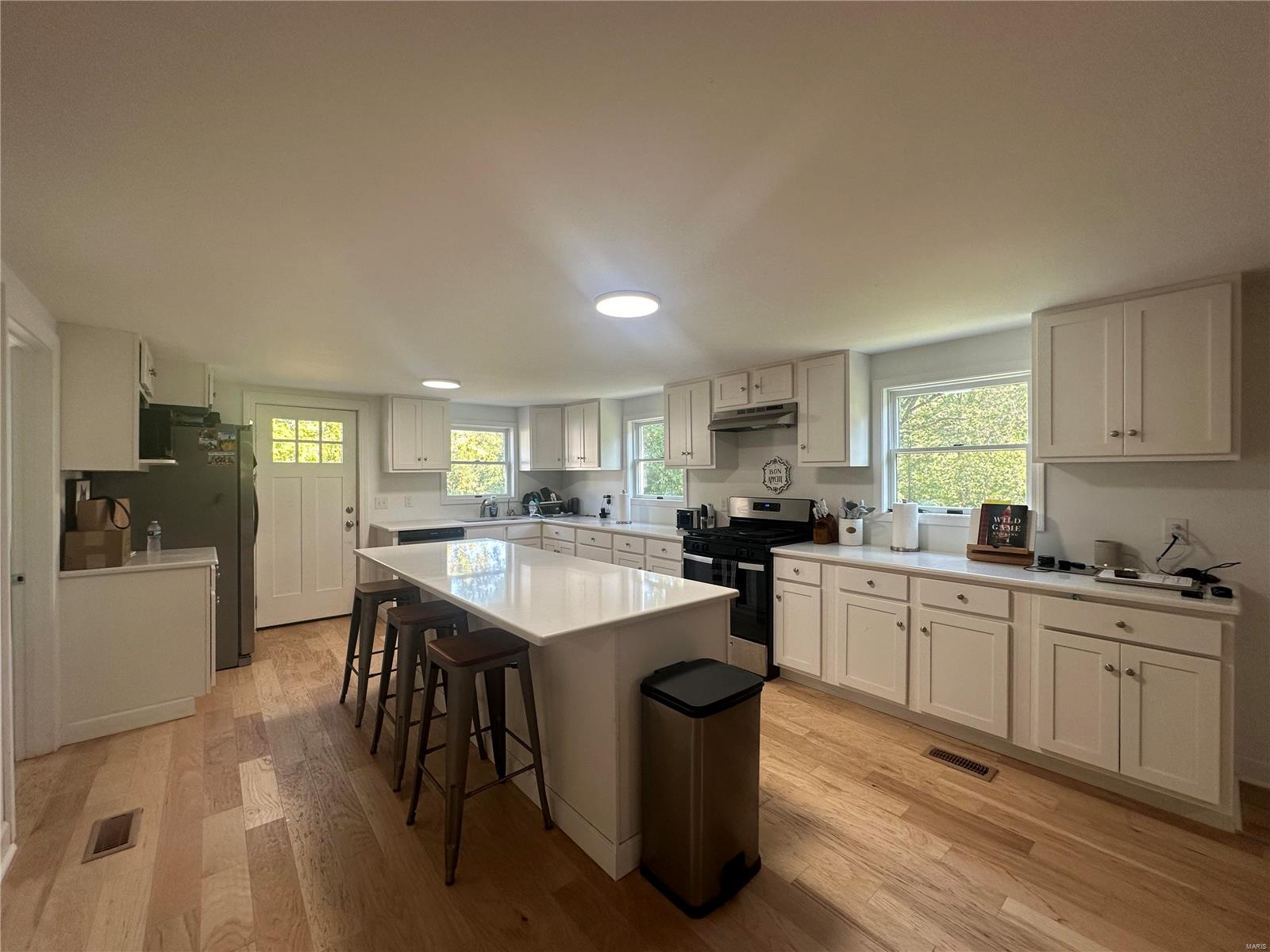 17260 Carver Drive Property Photo 4