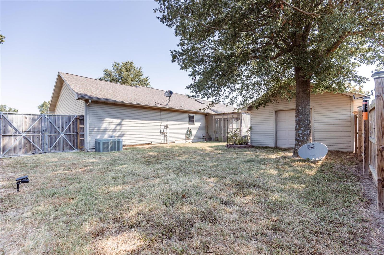 913 Plantation Property Photo 31