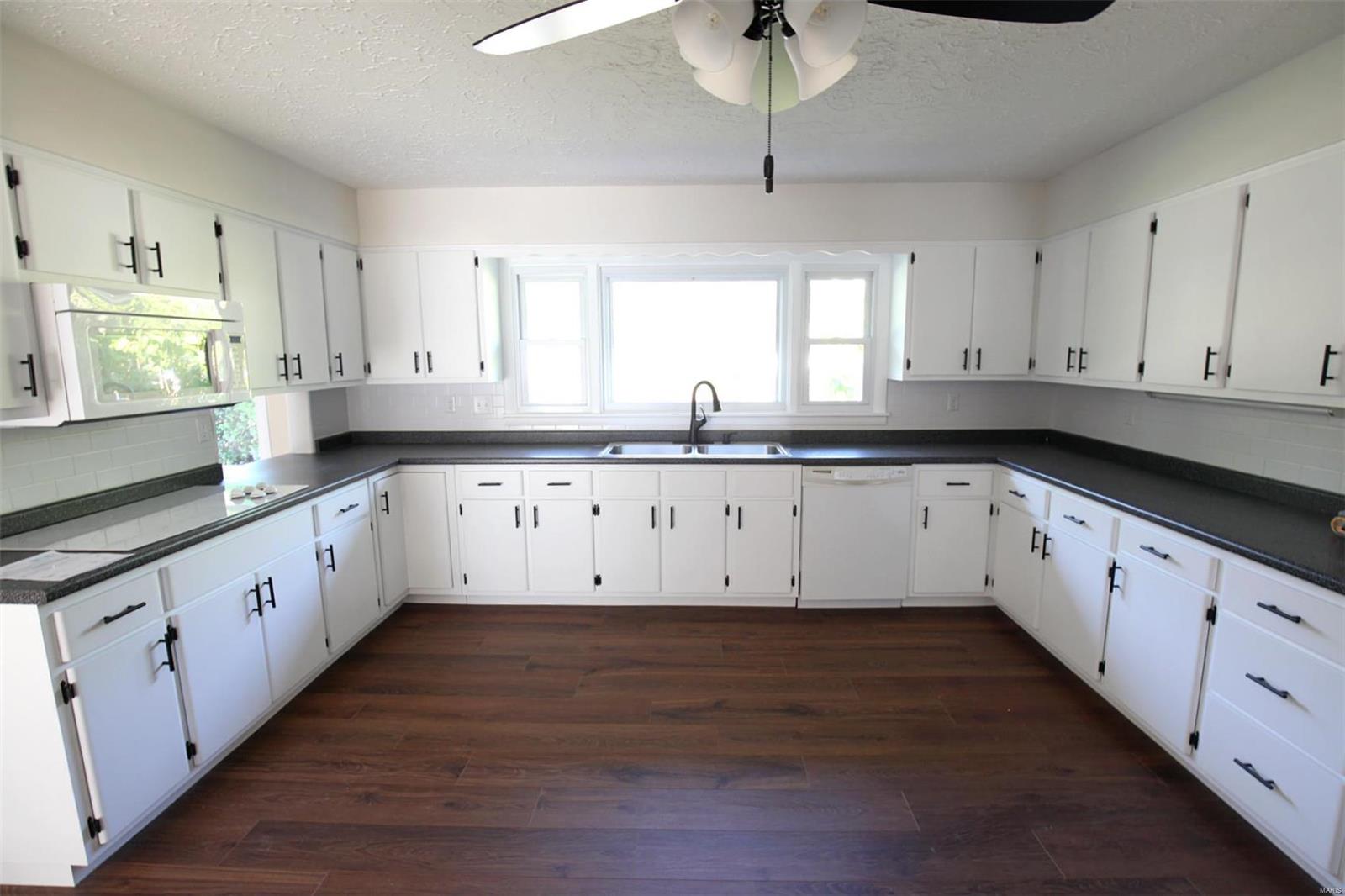 1404 Morning Glory Drive Property Photo 11