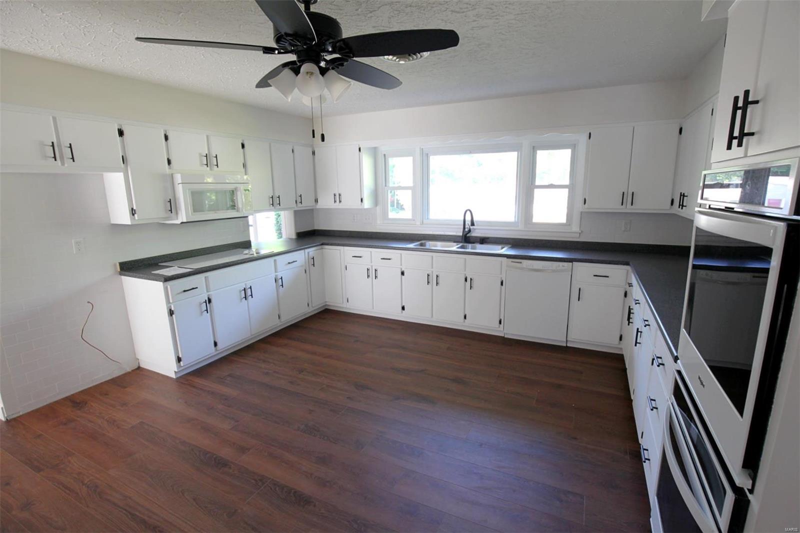 1404 Morning Glory Drive Property Photo 12
