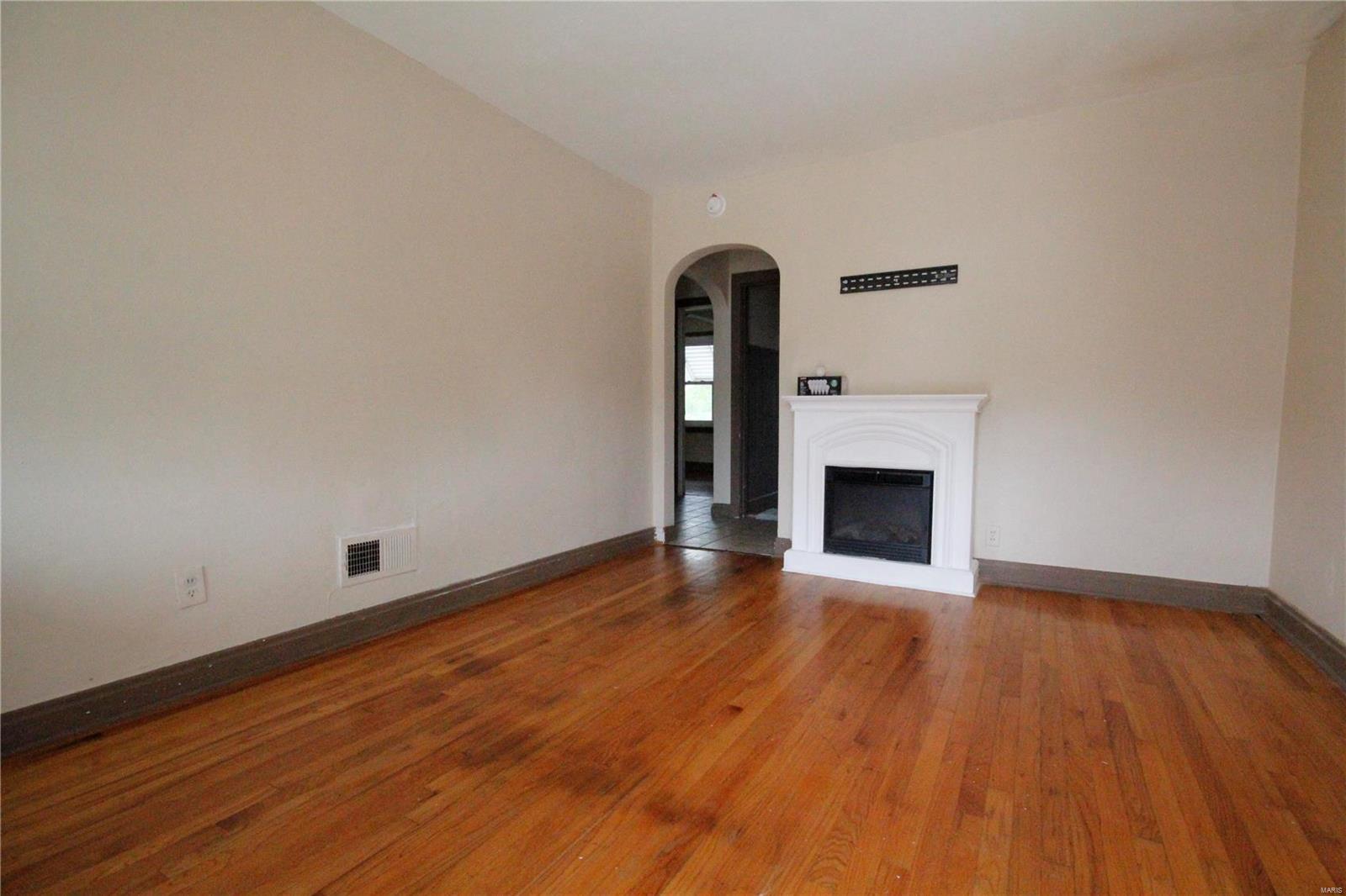 4610 Leona St. Property Photo 2