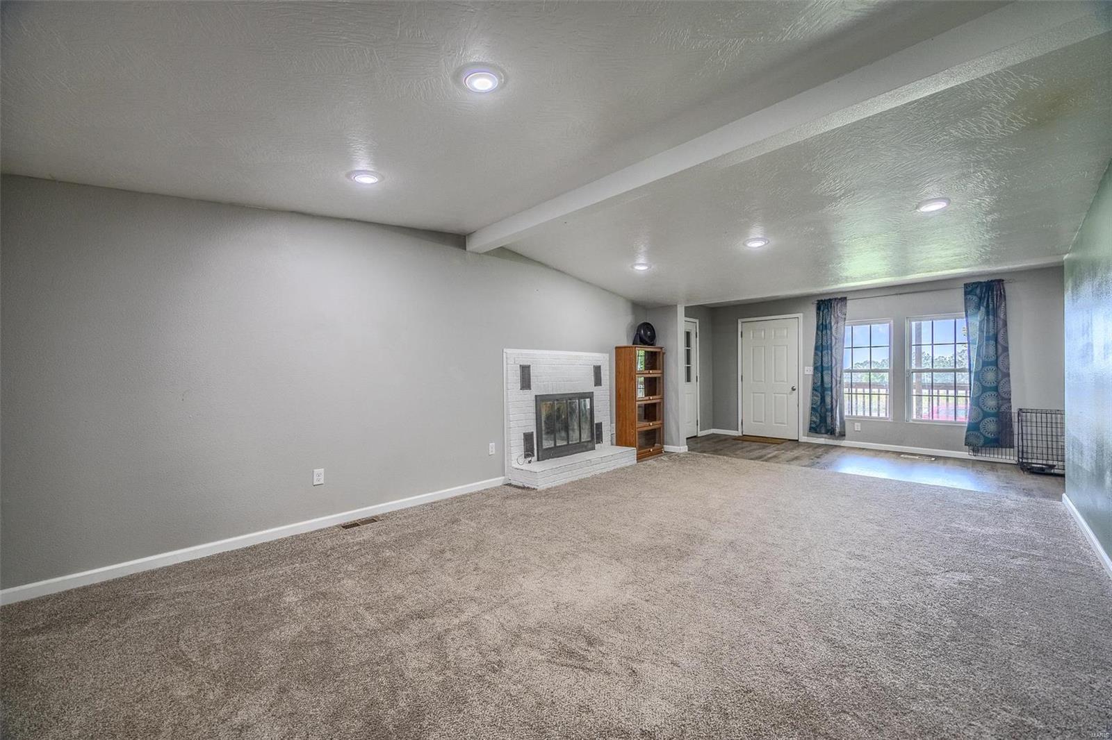 25492 Pennington Drive Property Photo 5