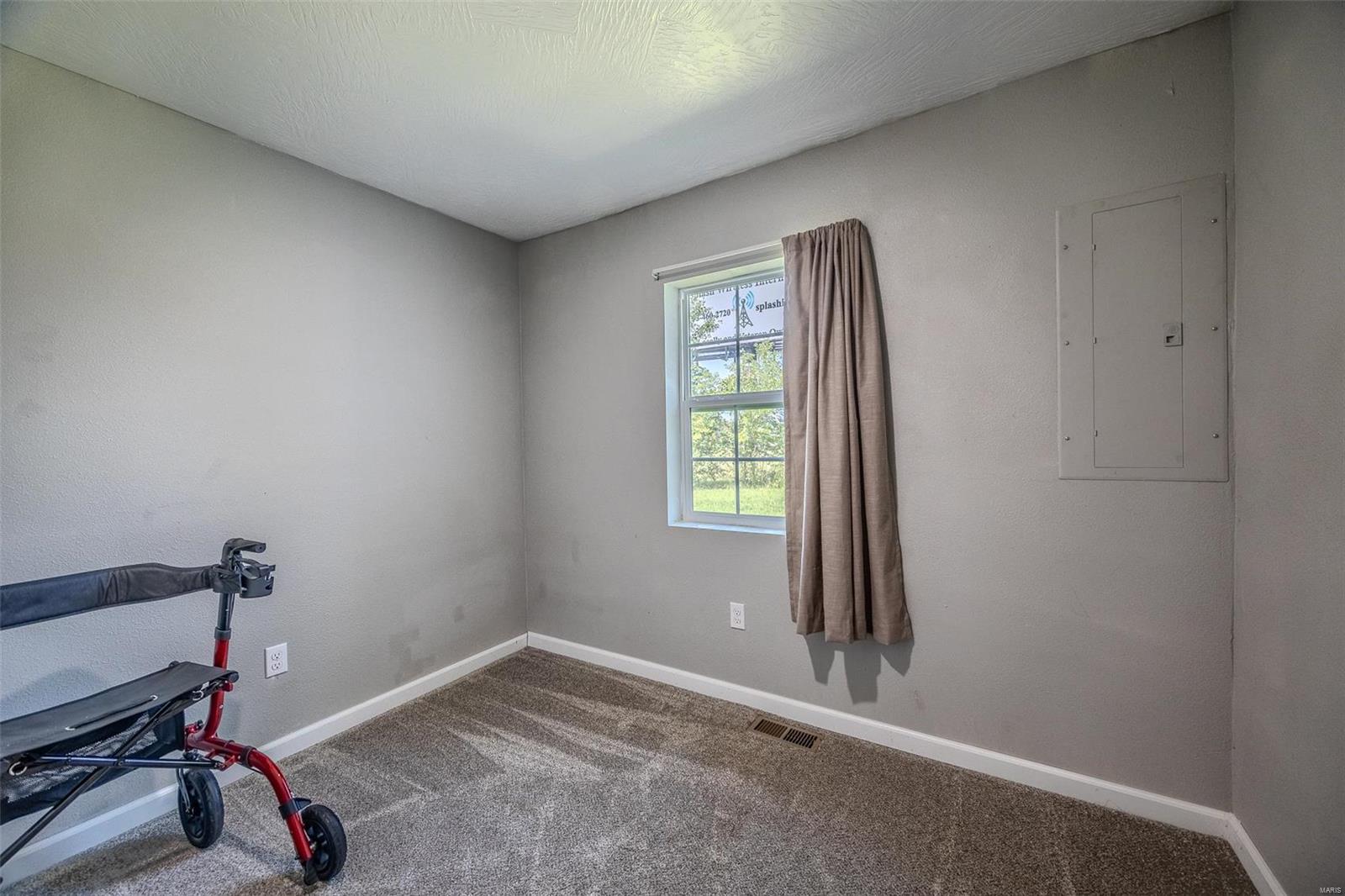 25492 Pennington Drive Property Photo 12