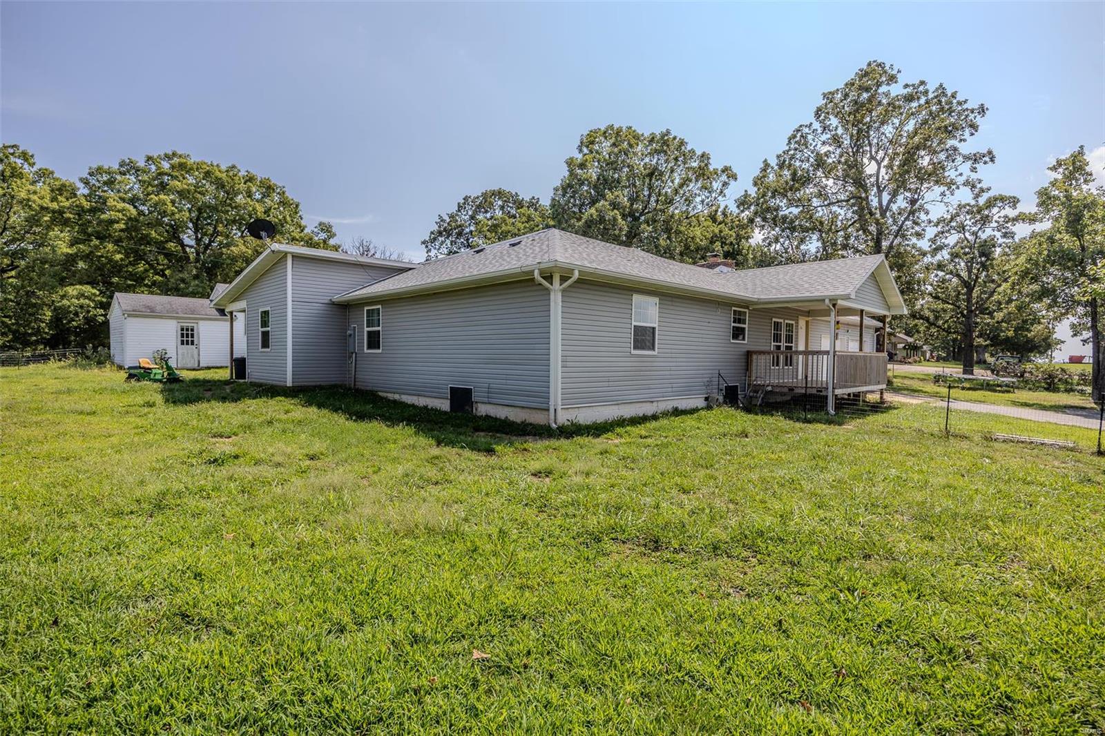 25492 Pennington Drive Property Photo 17