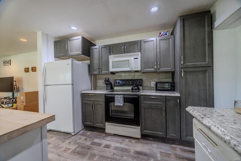 25402 Grindstone Road Property Photo 5