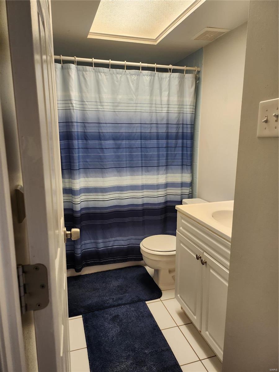 10123 Sakura Drive C Property Photo 15
