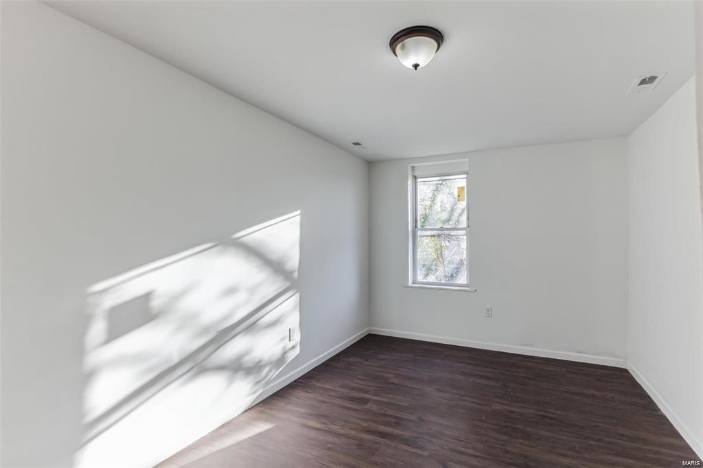 3710 Bamberger Avenue Property Photo 9