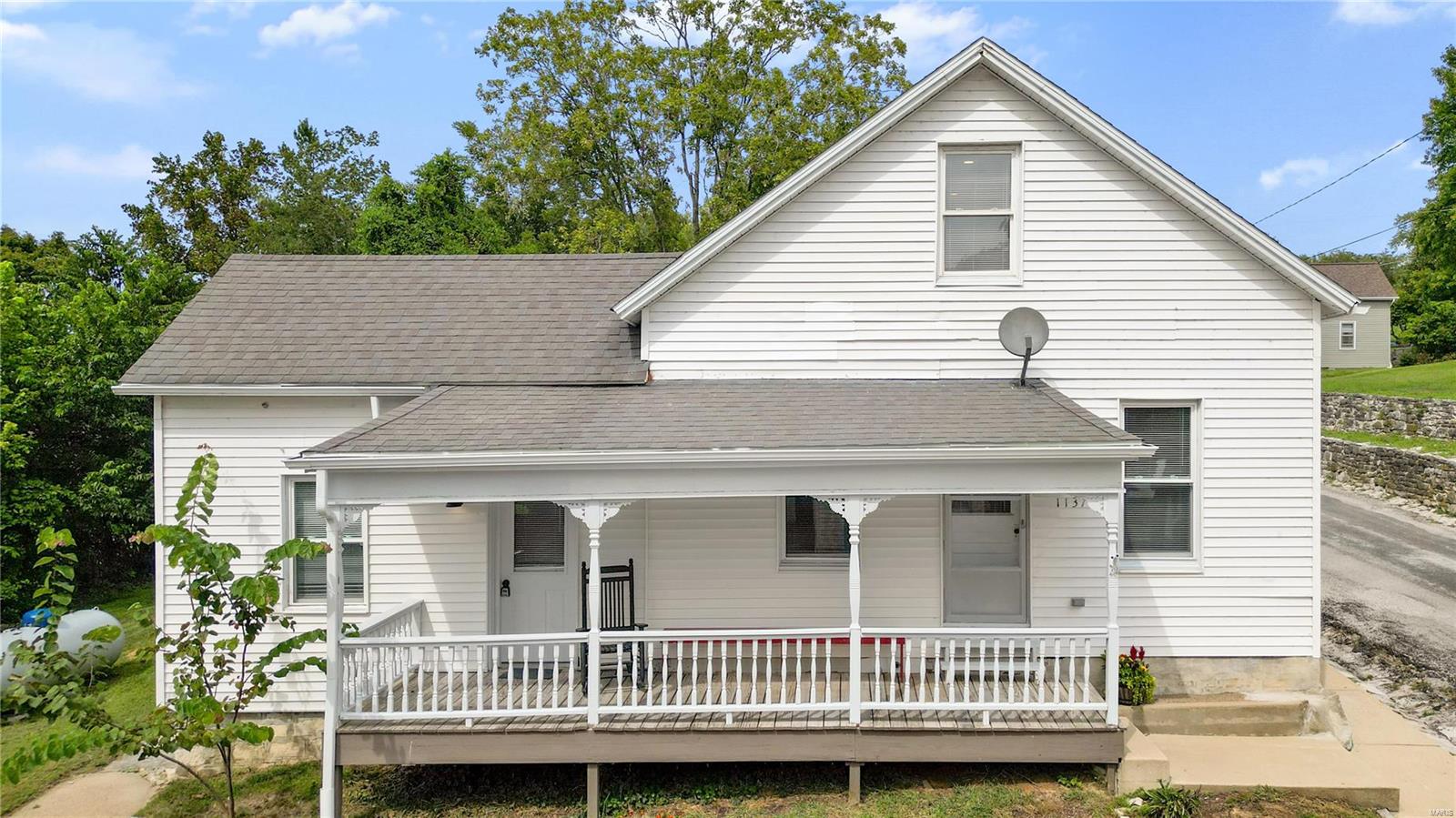 1137 Main Street Property Photo 2