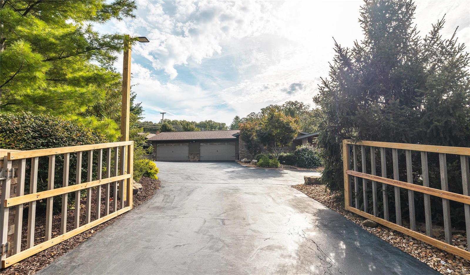 10010 Edmondson Hills Dr Property Photo 38