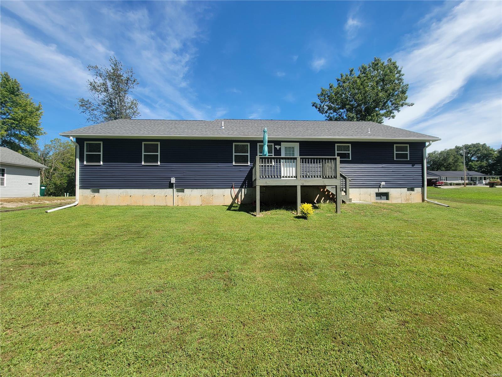 301 S Sloan Street Property Photo 10