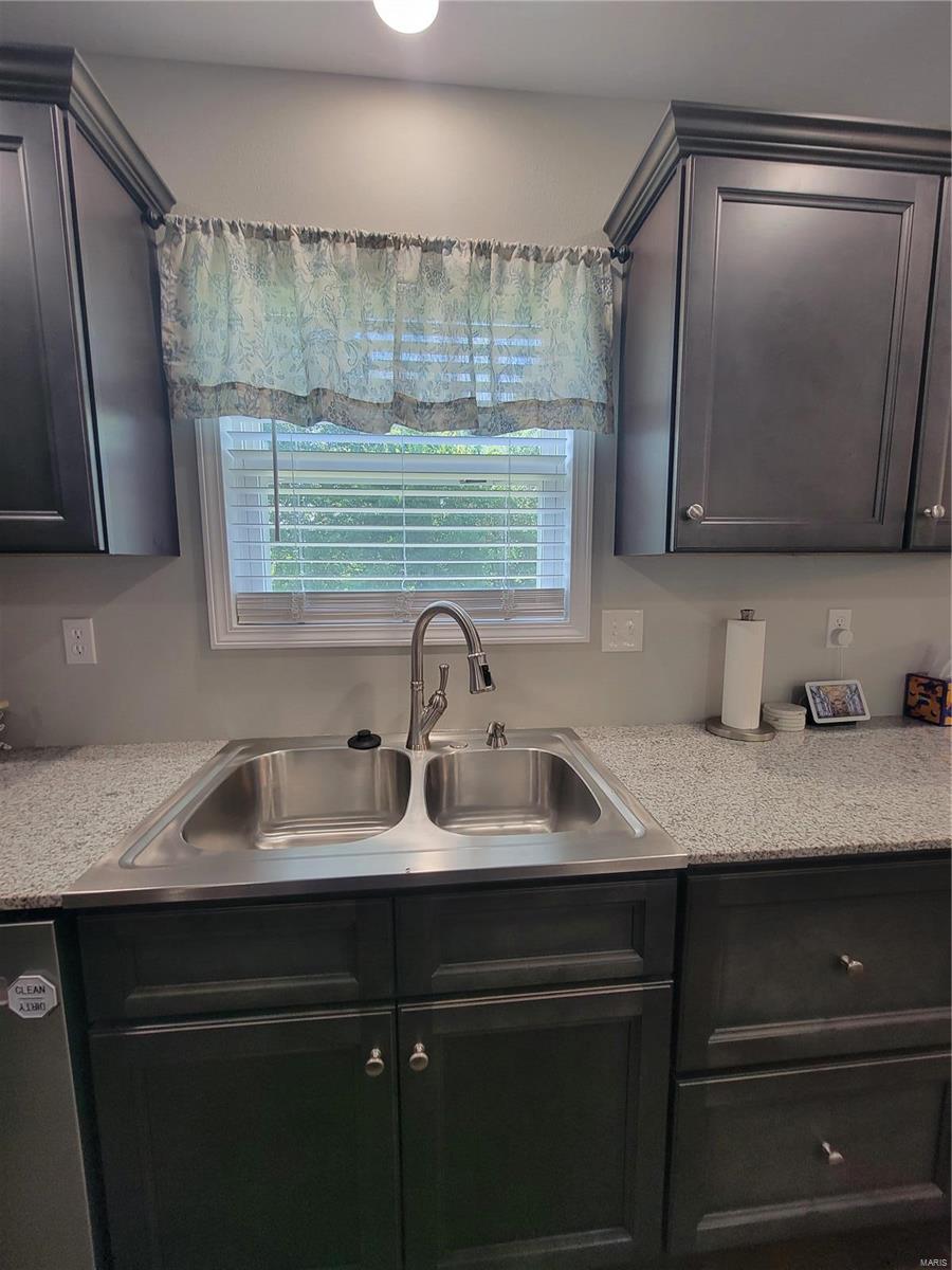 301 S Sloan Street Property Photo 17
