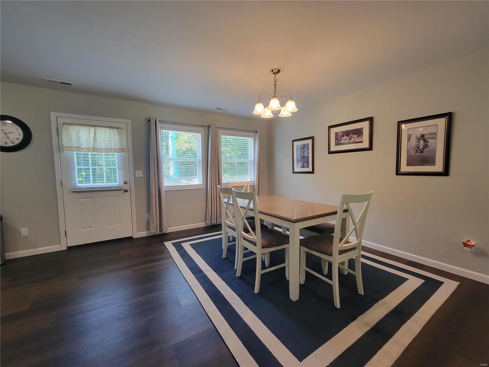 301 S Sloan Street Property Photo 19