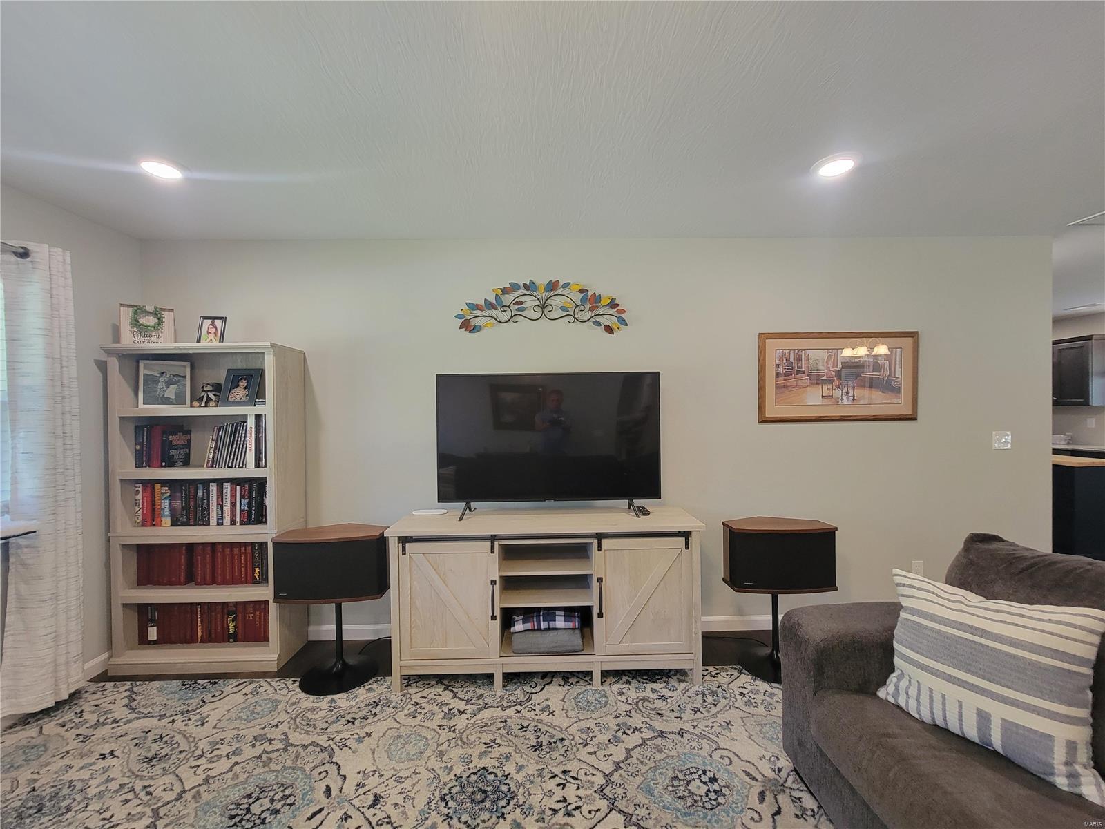 301 S Sloan Street Property Photo 23