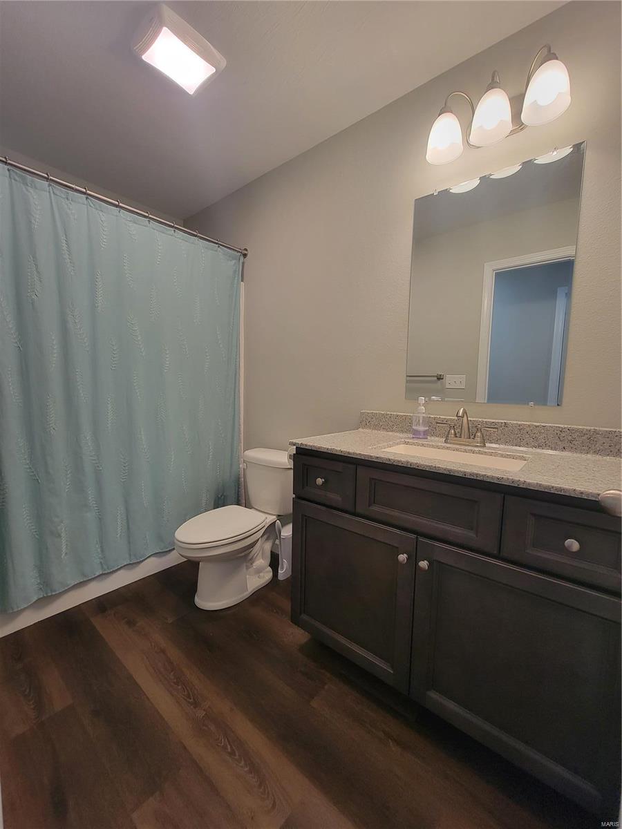 301 S Sloan Street Property Photo 28