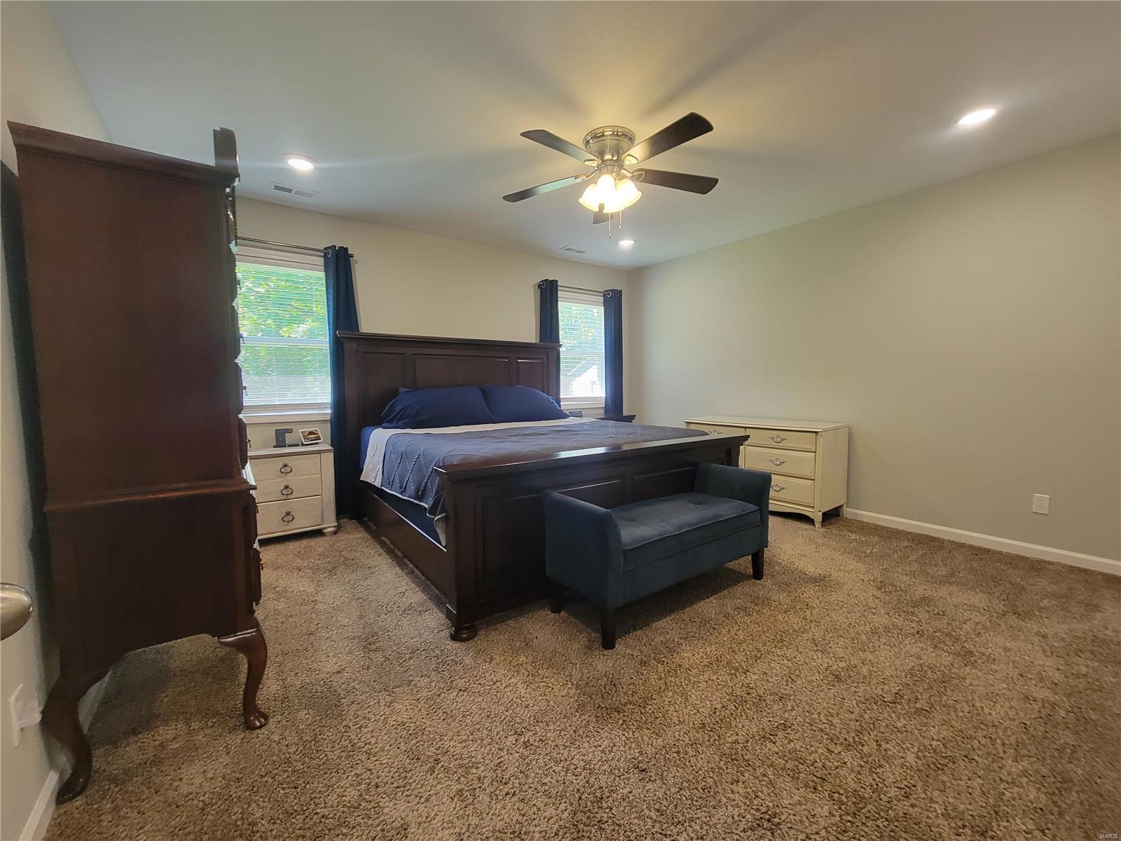 301 S Sloan Street Property Photo 30