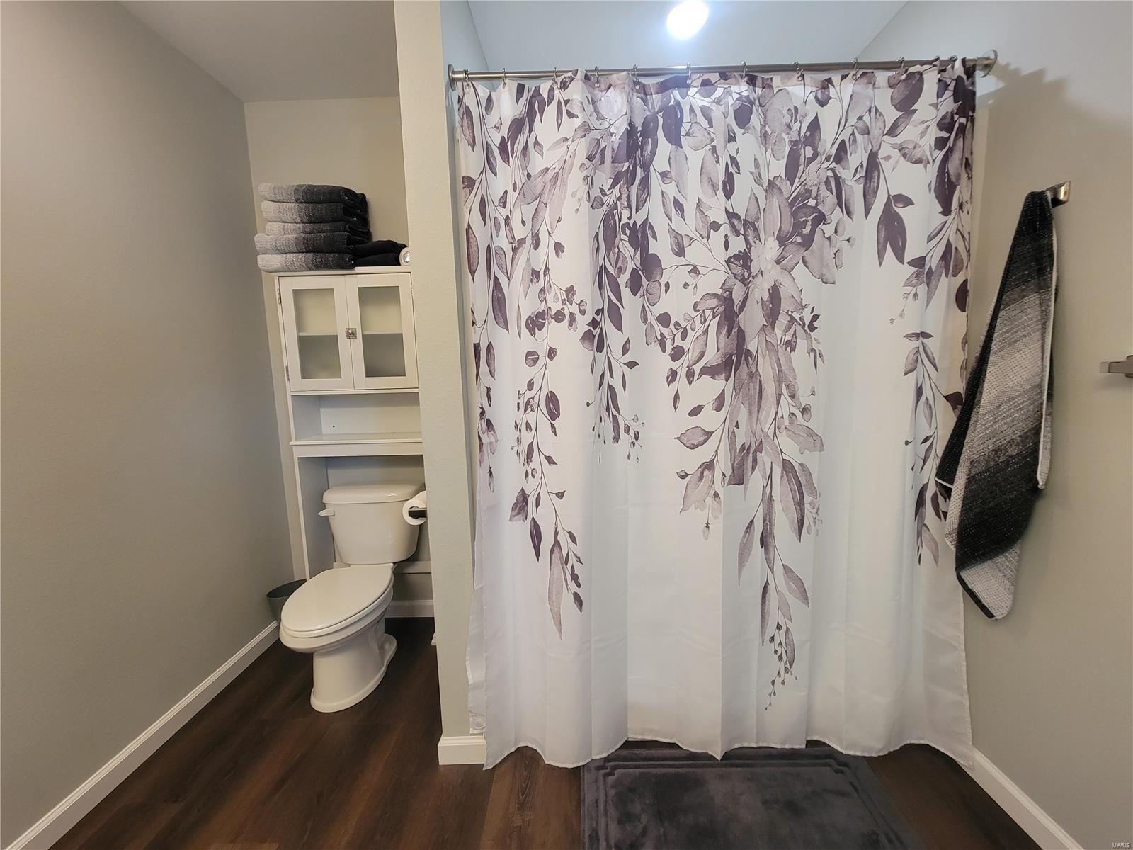 301 S Sloan Street Property Photo 34