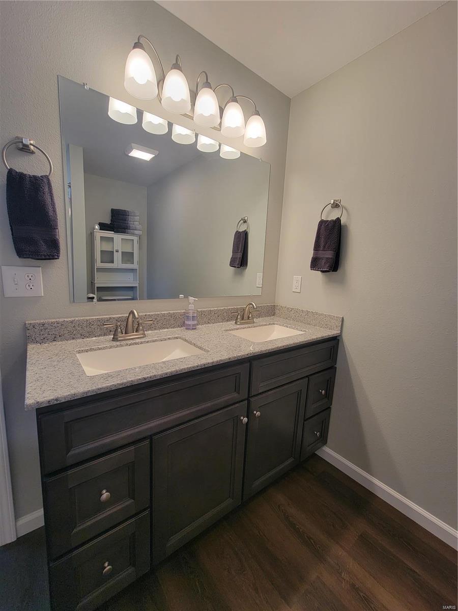 301 S Sloan Street Property Photo 35