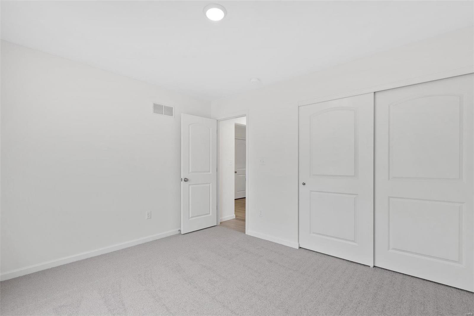 1421 Bloomfield Drive Property Photo 5
