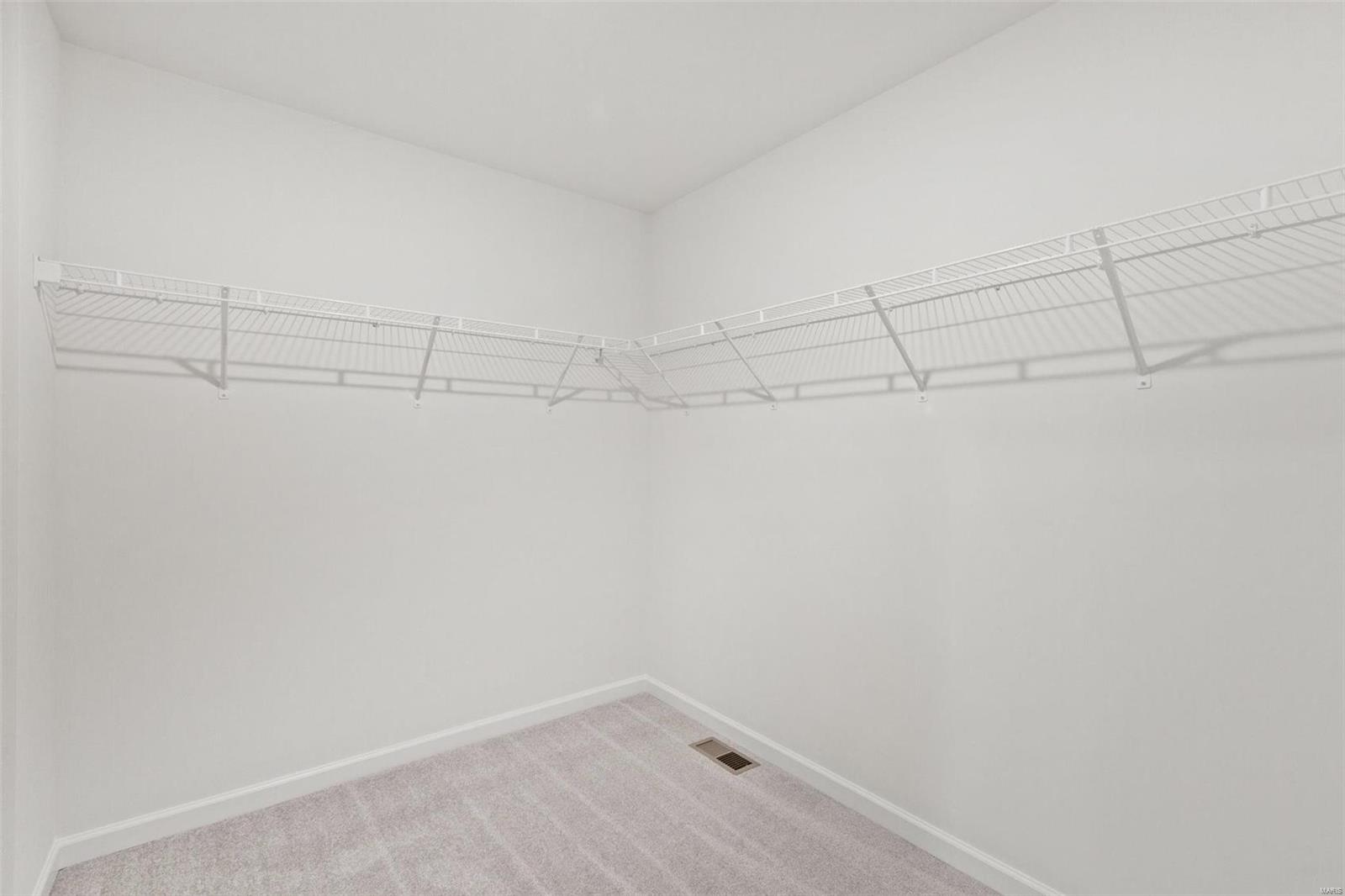 1421 Bloomfield Drive Property Photo 7