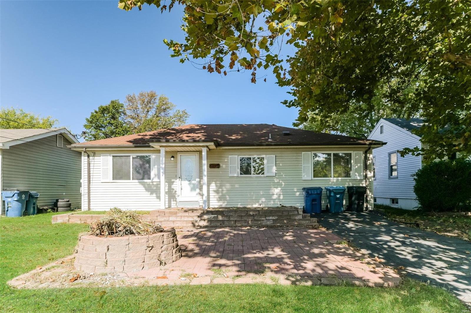 8219 Pear Lane Property Photo
