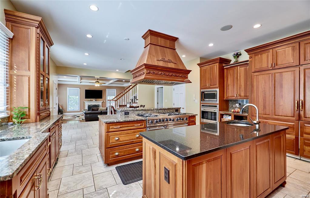 9780 Old Warson Road Property Photo 3