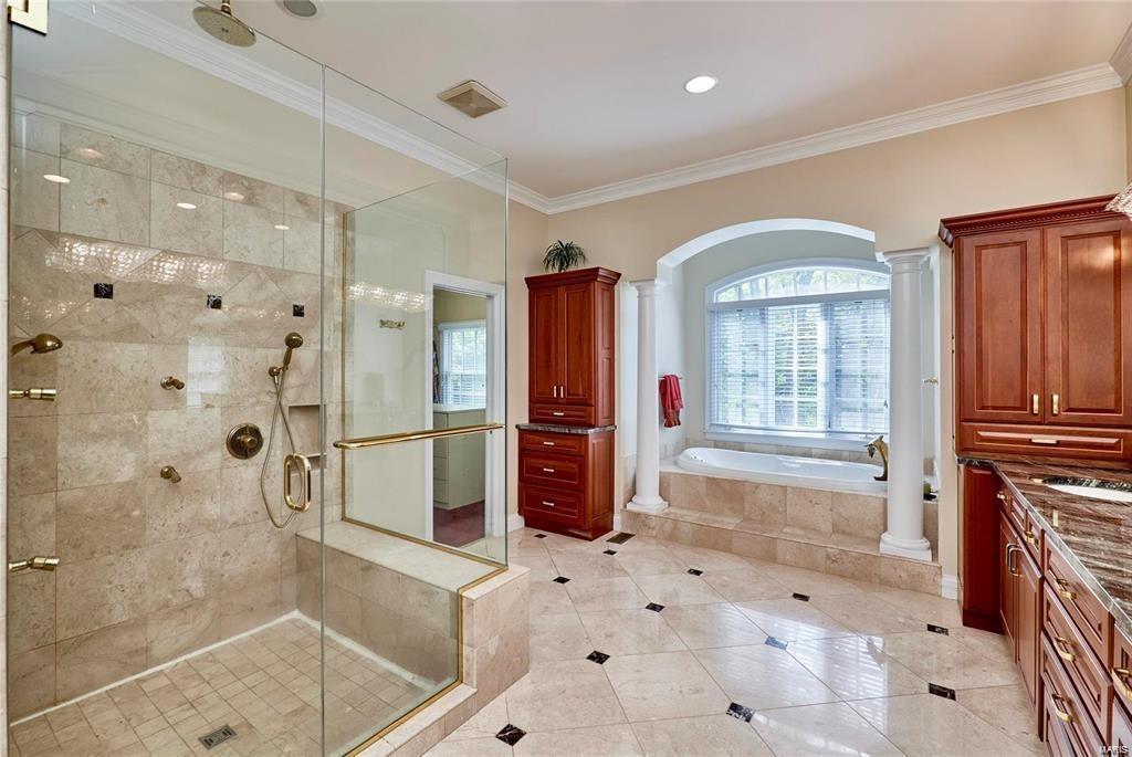 9780 Old Warson Road Property Photo 4