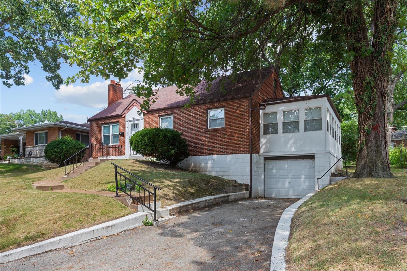 7125 Farley Avenue Property Photo 1