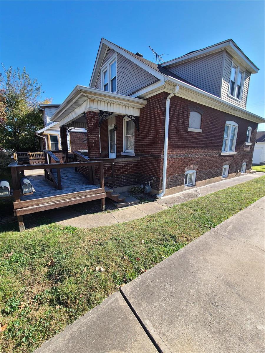 2406 Grand Avenue Property Photo 2