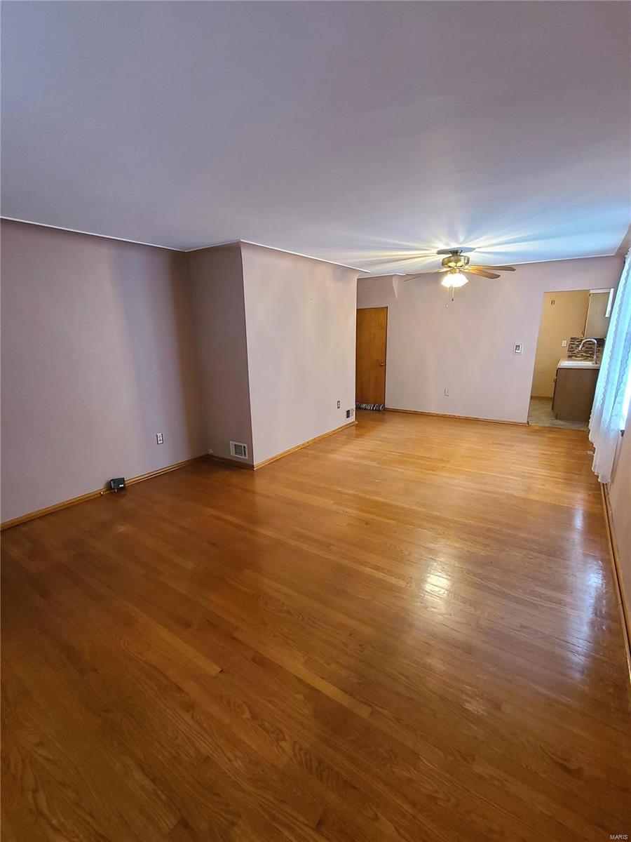 2406 Grand Avenue Property Photo 4