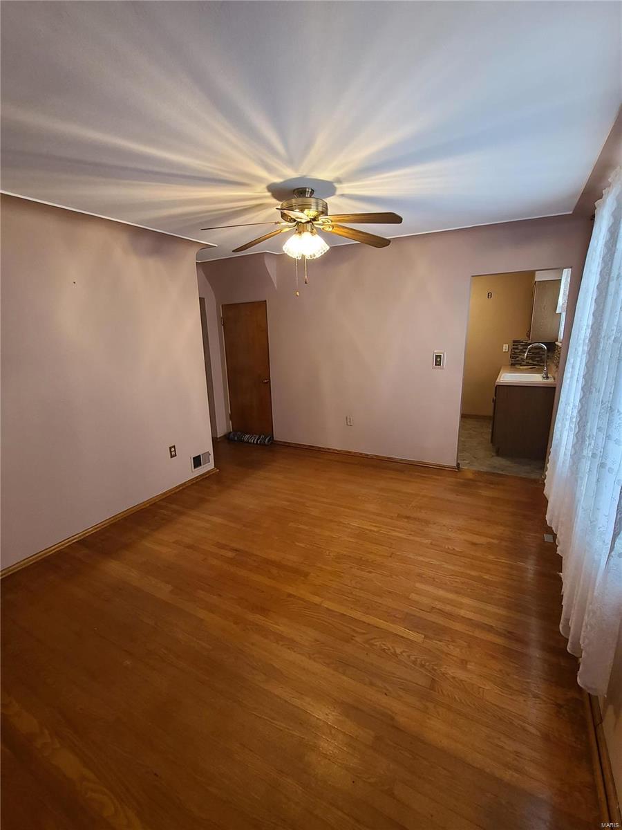 2406 Grand Avenue Property Photo 5