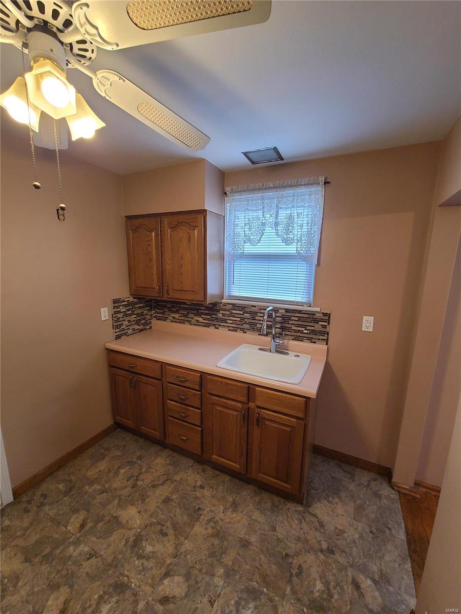 2406 Grand Avenue Property Photo 7