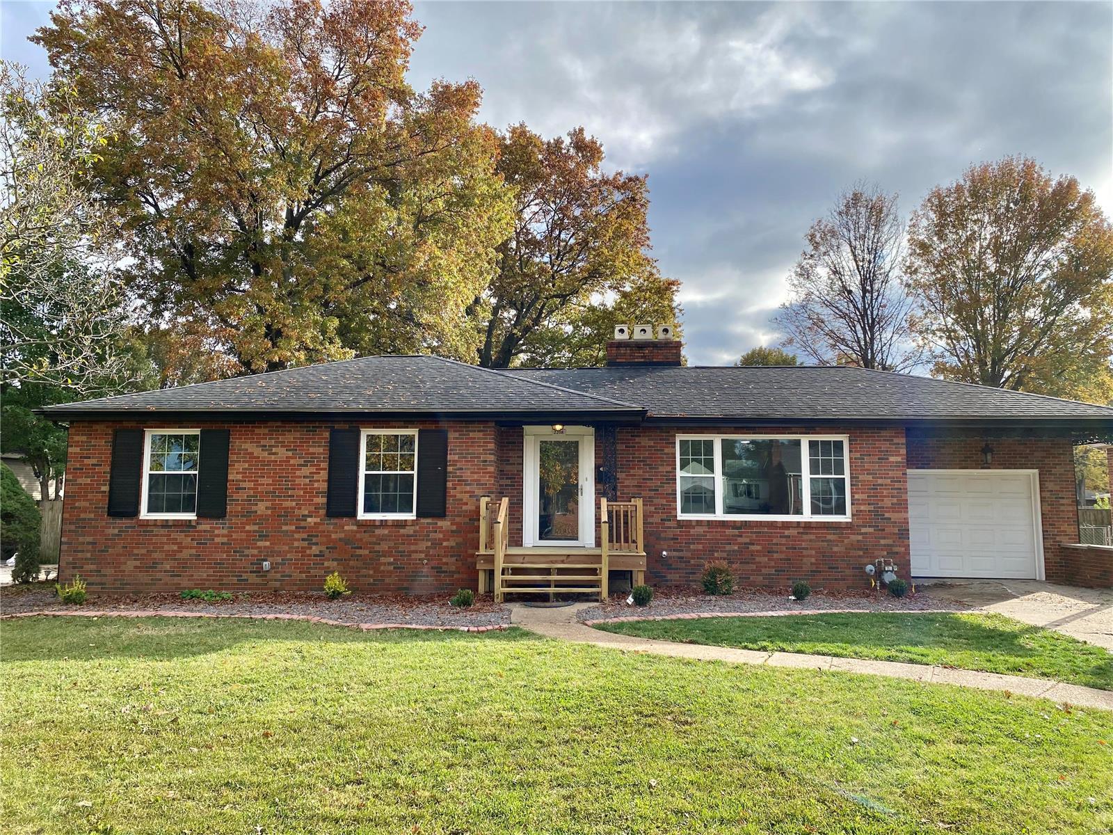 2208 Richmond Avenue Property Photo 1