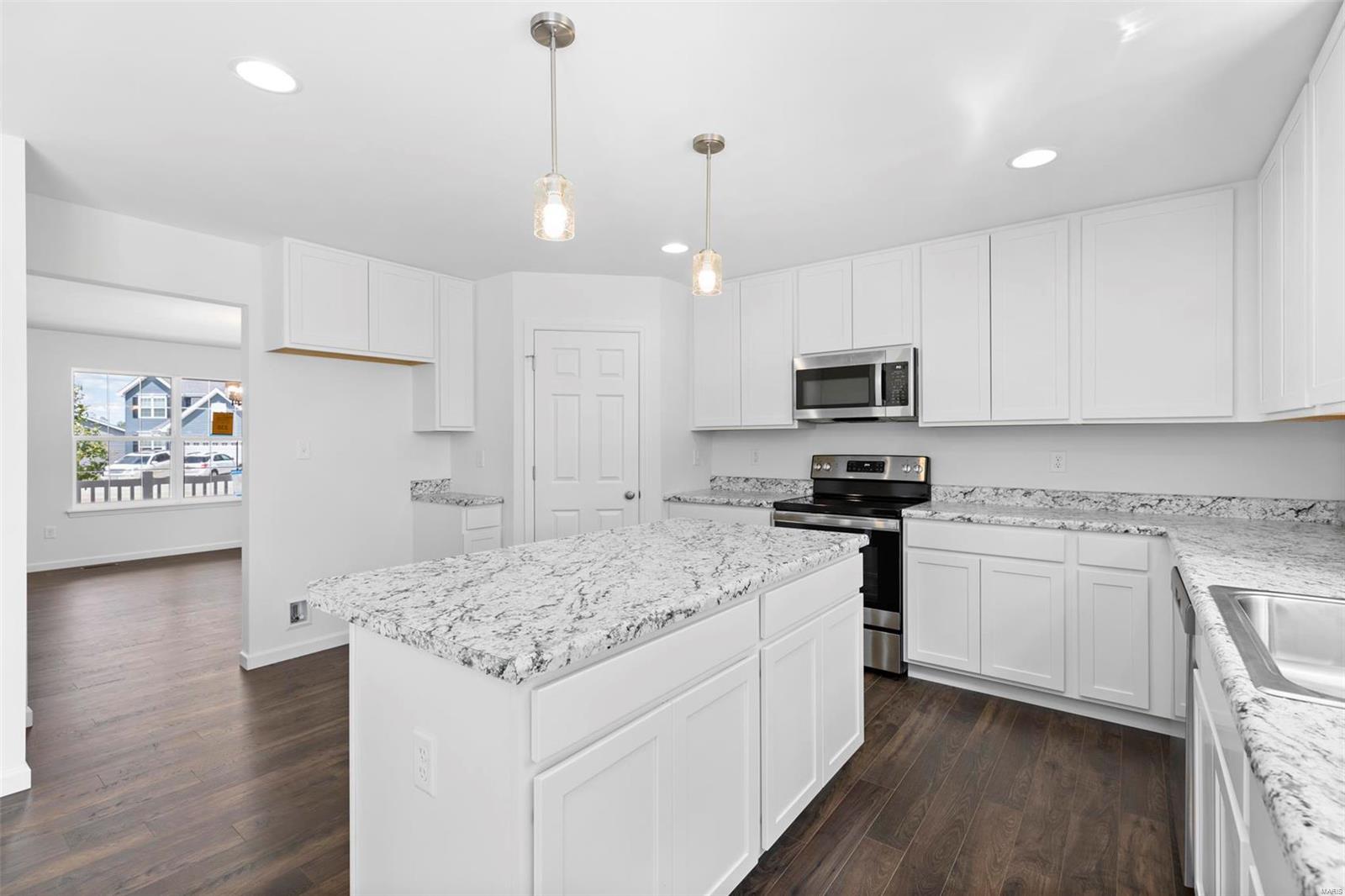 3139 White Pine Drive Property Photo 4