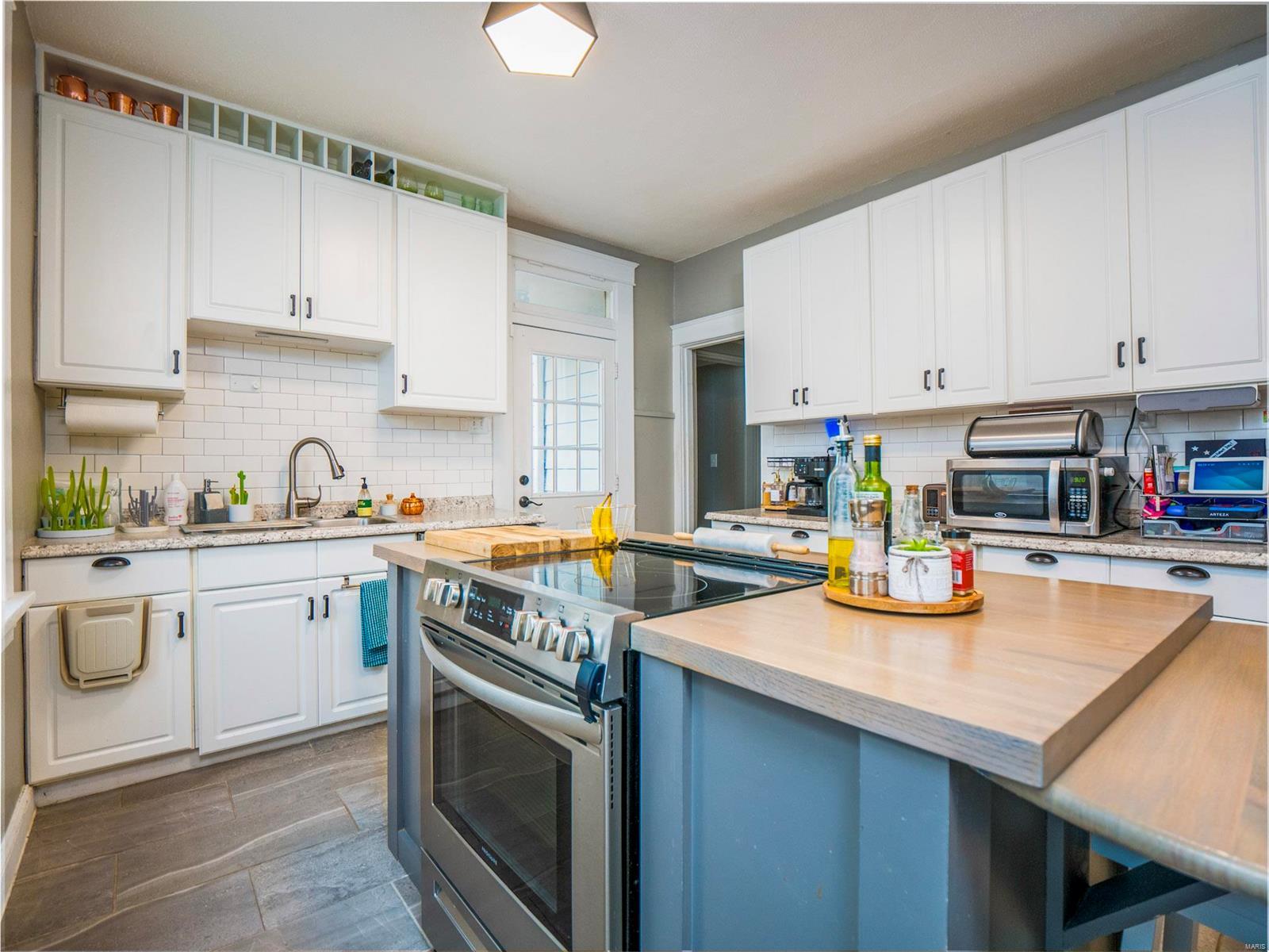4938 Heege Road Property Photo 15