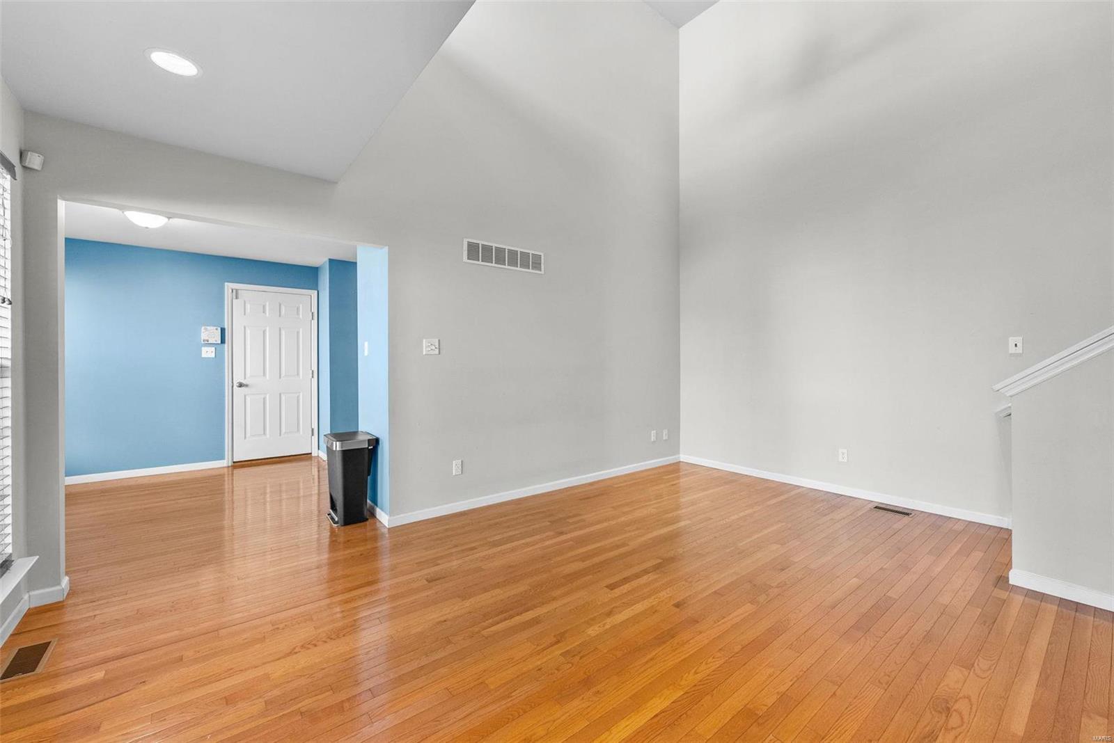 476 Coachgate Court Property Photo 8