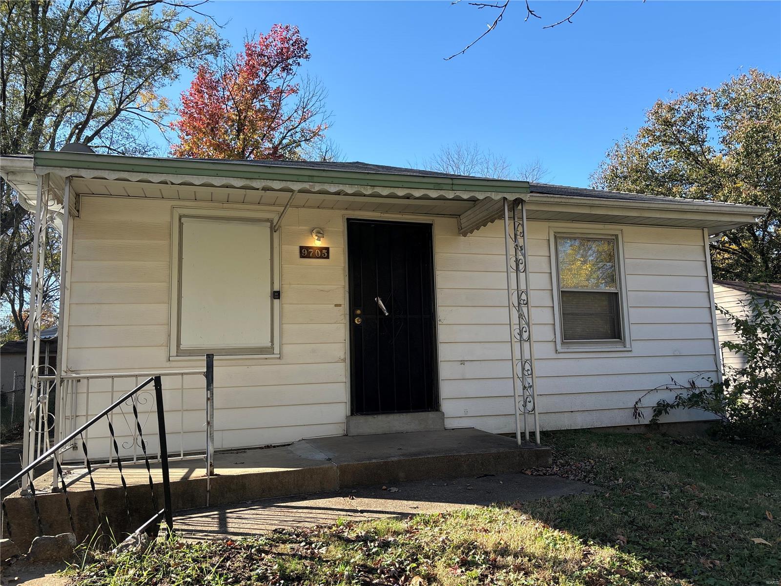 9705 Winkler Drive Property Photo 1