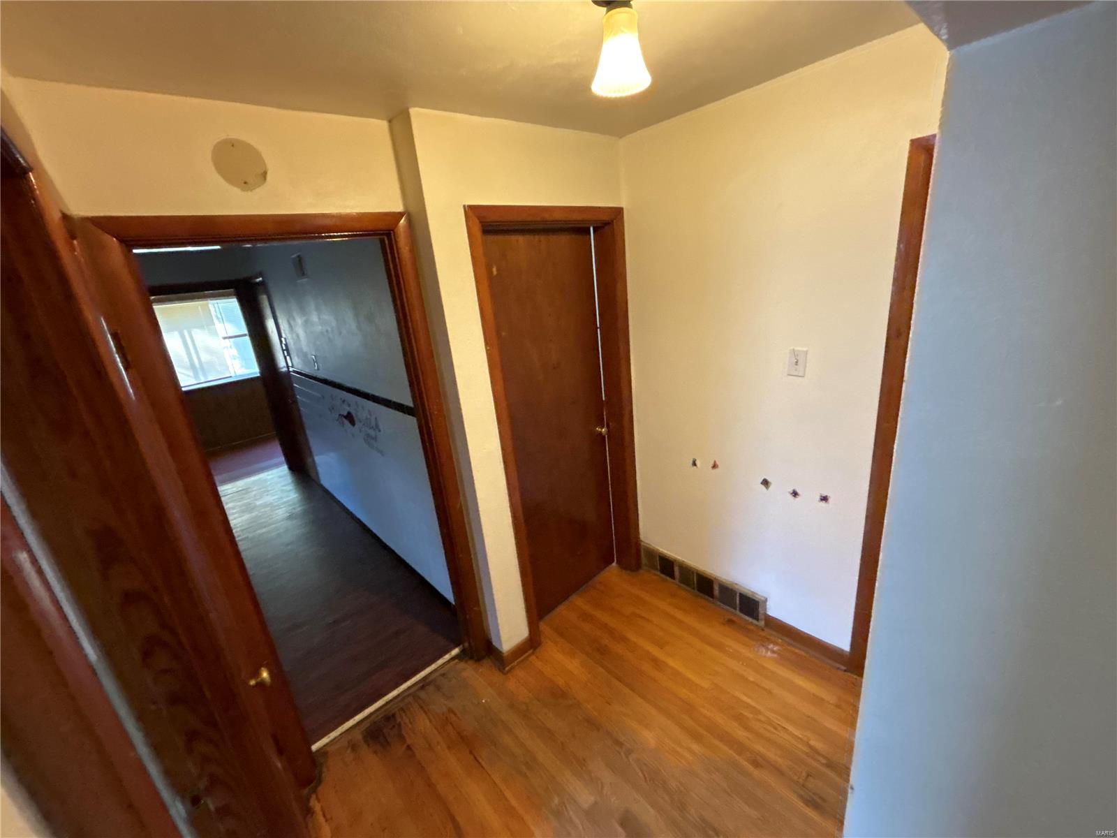 9705 Winkler Drive Property Photo 9