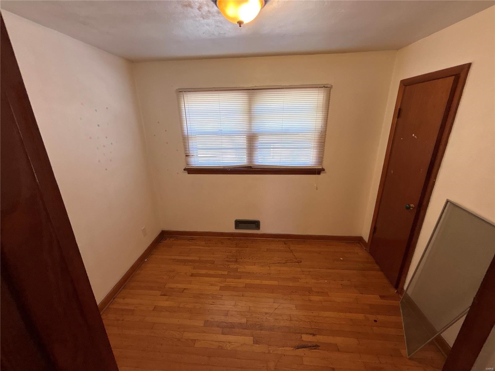 9705 Winkler Drive Property Photo 12