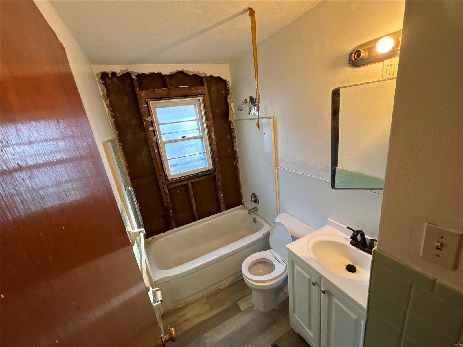 9705 Winkler Drive Property Photo 15