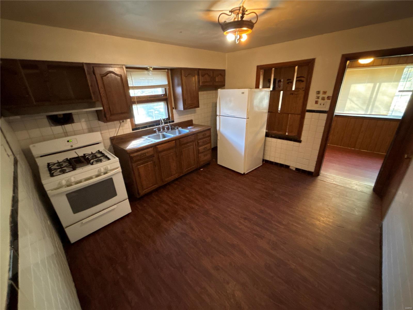 9705 Winkler Drive Property Photo 16