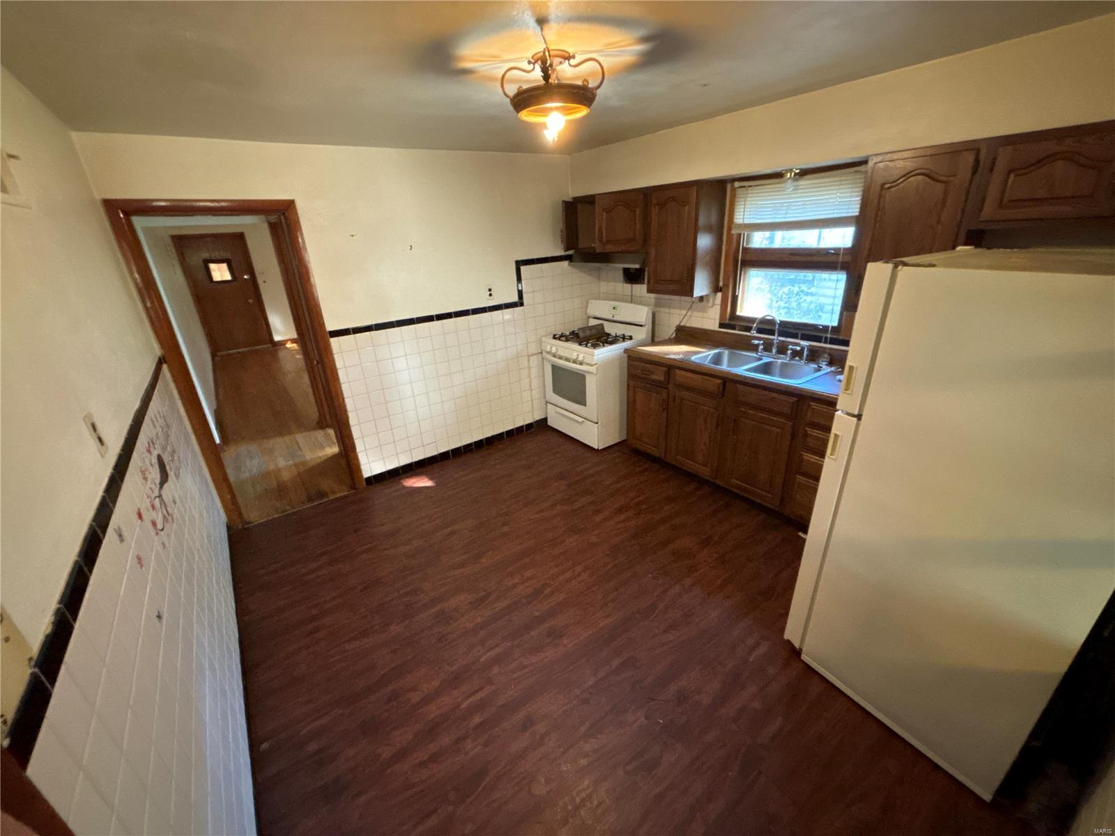 9705 Winkler Drive Property Photo 17