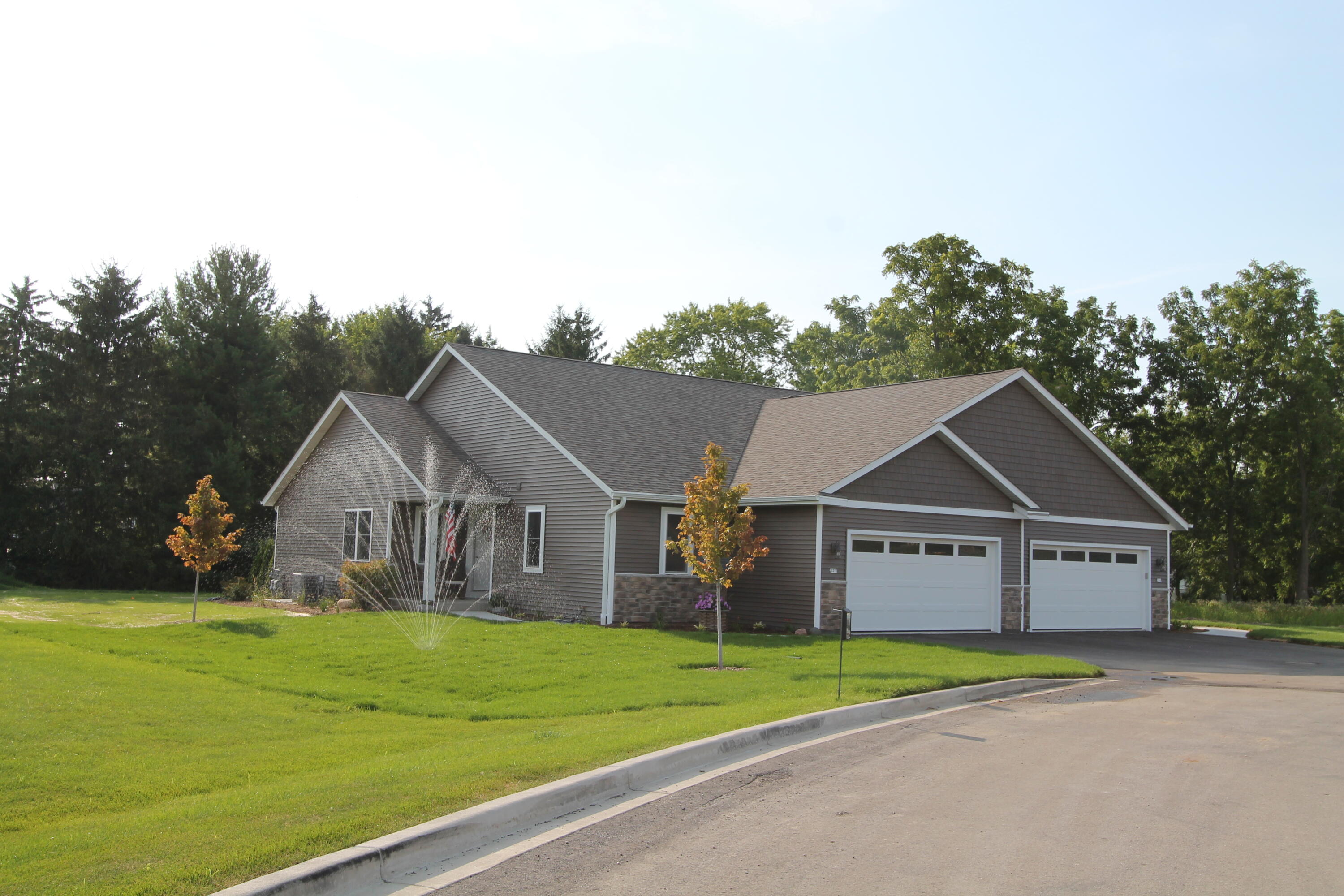 310 N Trailview Cir