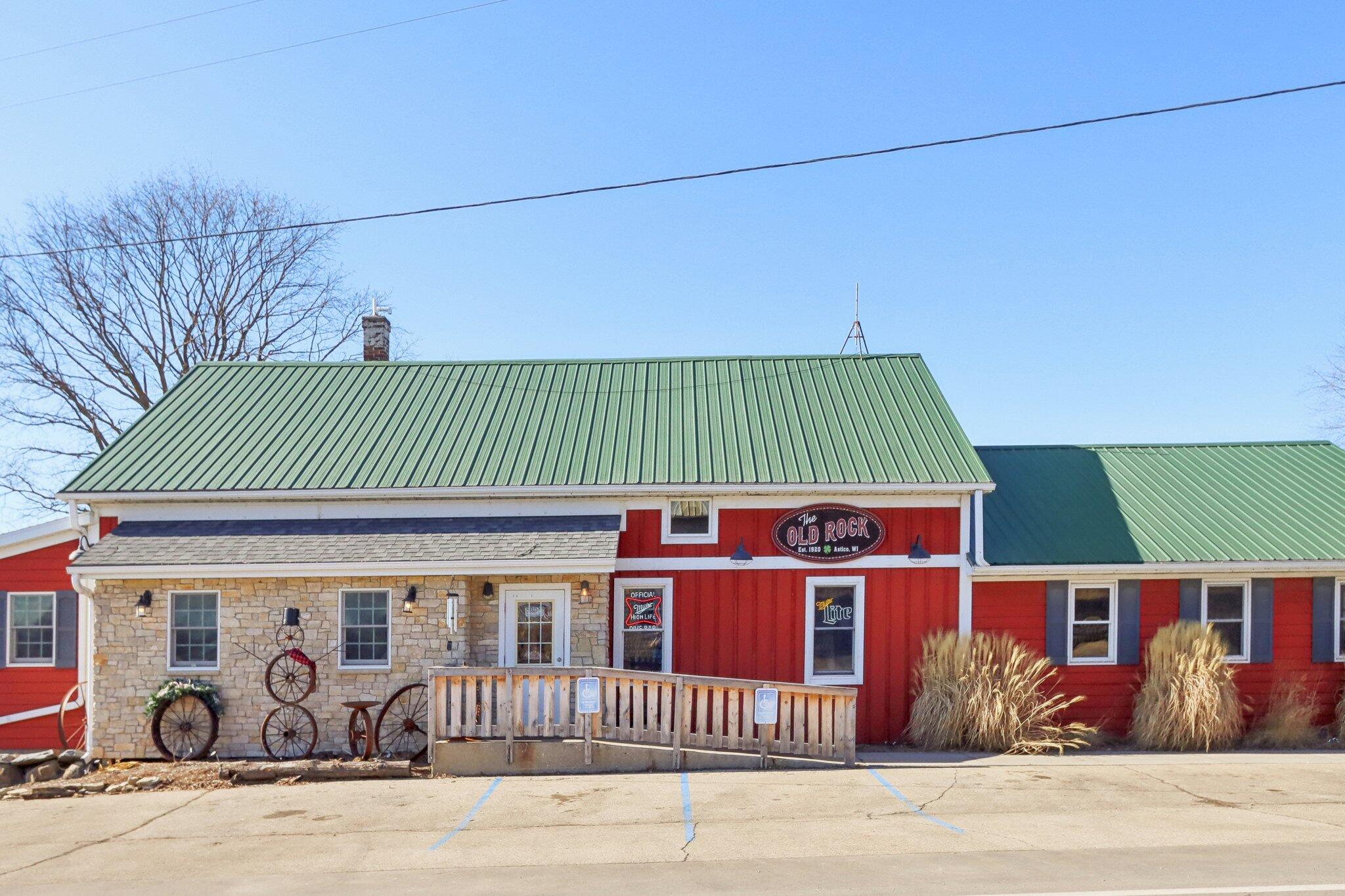 W11070 State Road 16 & 60 - Property Photo 1