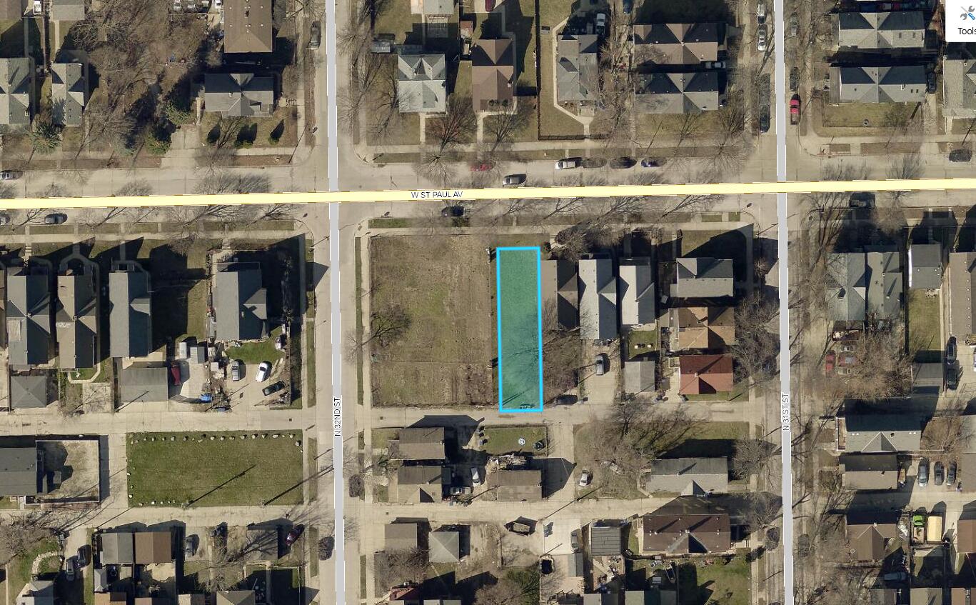 3121 W St Paul Ave Property Photo 1