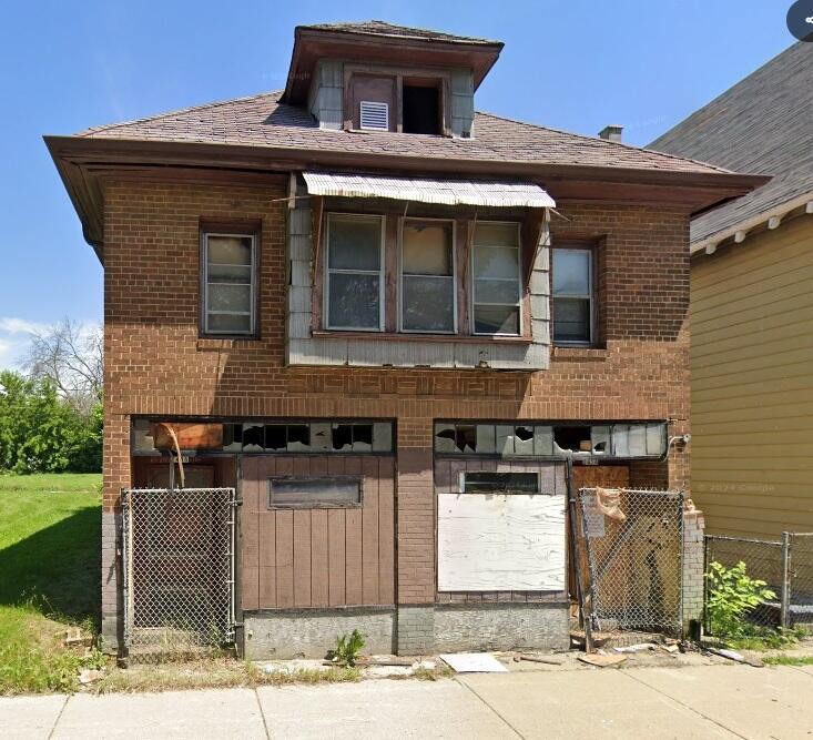 2454 W Burleigh St Property Photo 1